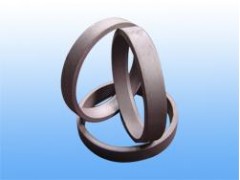 本公司專業(yè)生產(chǎn)各類環(huán)形鍛件，如法蘭，齒輪，缸套，軸承內(nèi)外套圈