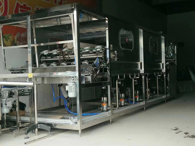 奧德隆QGF-800型 液體灌裝機 液體灌裝機廠家 ?瓶裝水灌裝機 桶裝水灌裝機 飲料灌裝機 灌裝機廠家價格